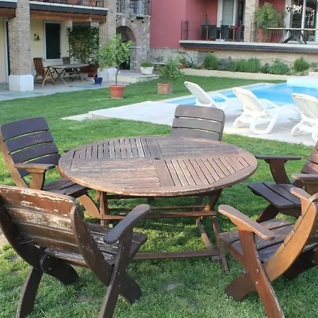 Tasso Canossa - Con Piscina Apartmán